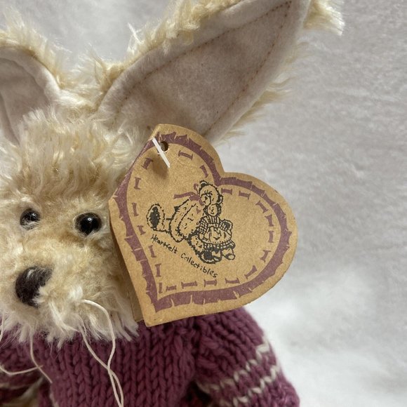 Vintage Heartfelt Collectibles bunny in sweater NWT - Picture 12 of 12